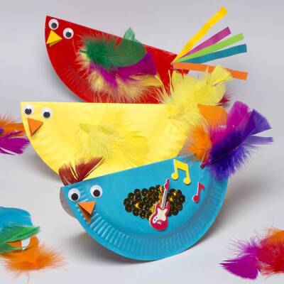 Paper Plate Rockin’ Chicks craft activity
