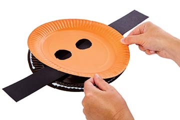 Moving Eye Pumpkin Plate step image