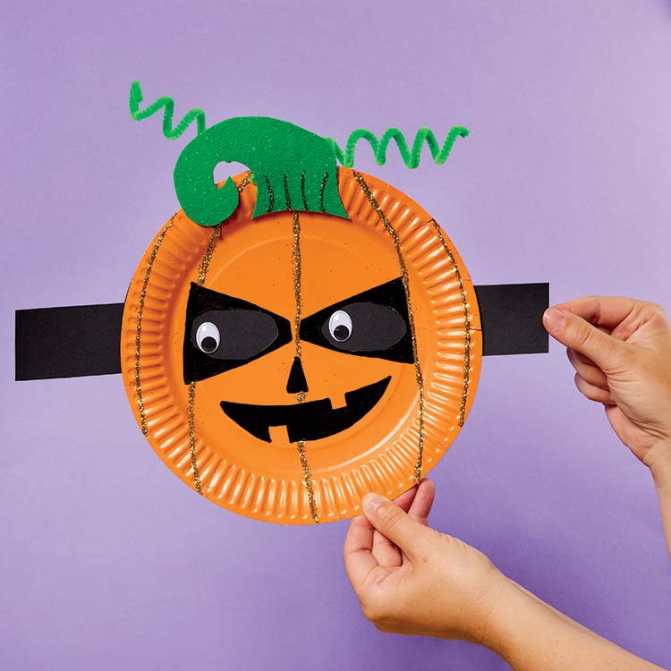 Moving Eye Pumpkin Plate craft activity