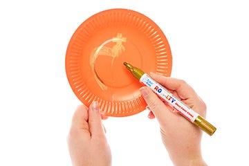 Coronation Paper Plate Drum step image