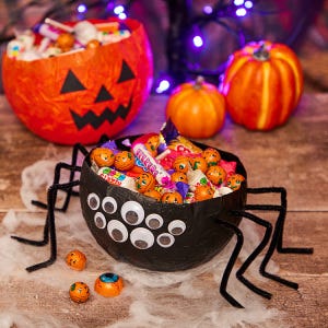 Papier-mâché Halloween Treat Bowls craft activity